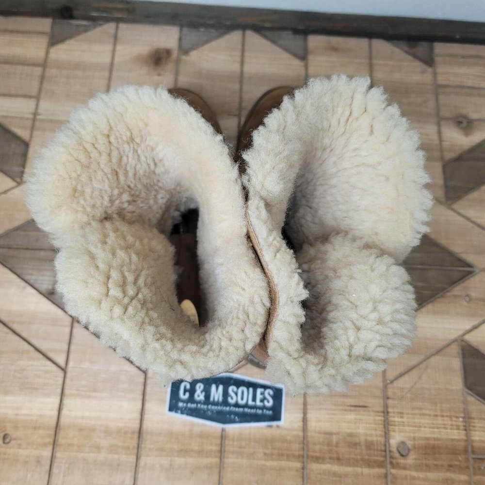 UGG Australia Bailey Button Shearling Chestnut - Picture 8 of 9